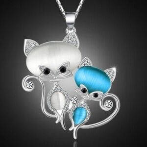 NWT Cats Eye Necklace Blue